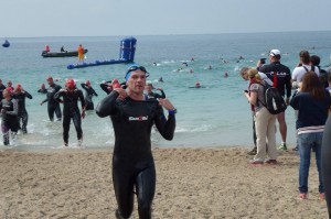 Transition natation/vélo lors du triathlon de Cannes