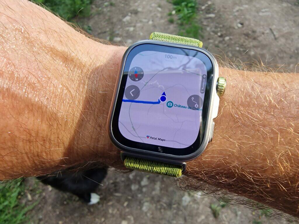 écran de la Huawei Watch Fit 4 pro affichant le mode cartographique