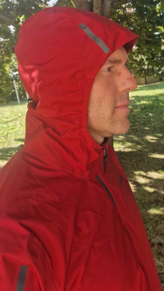 Gore Wear Concurve GTX: Capuche : bien ajustée, elle protège sans gêner,