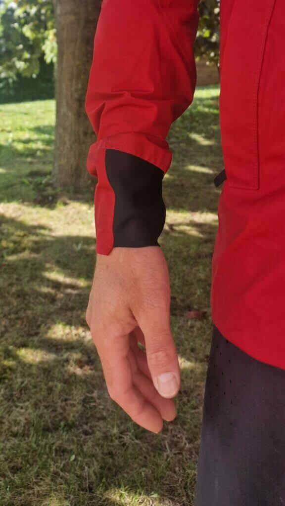 Gore Wear Concurve GTX : les manches tiennent bien aux poignets