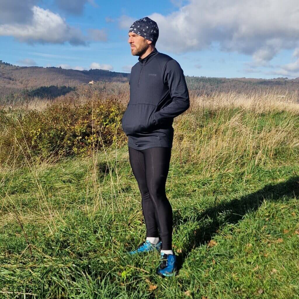 Le pull thermique TRAINING à fermeture 1/4 et le collant CONCURVE 2.0
