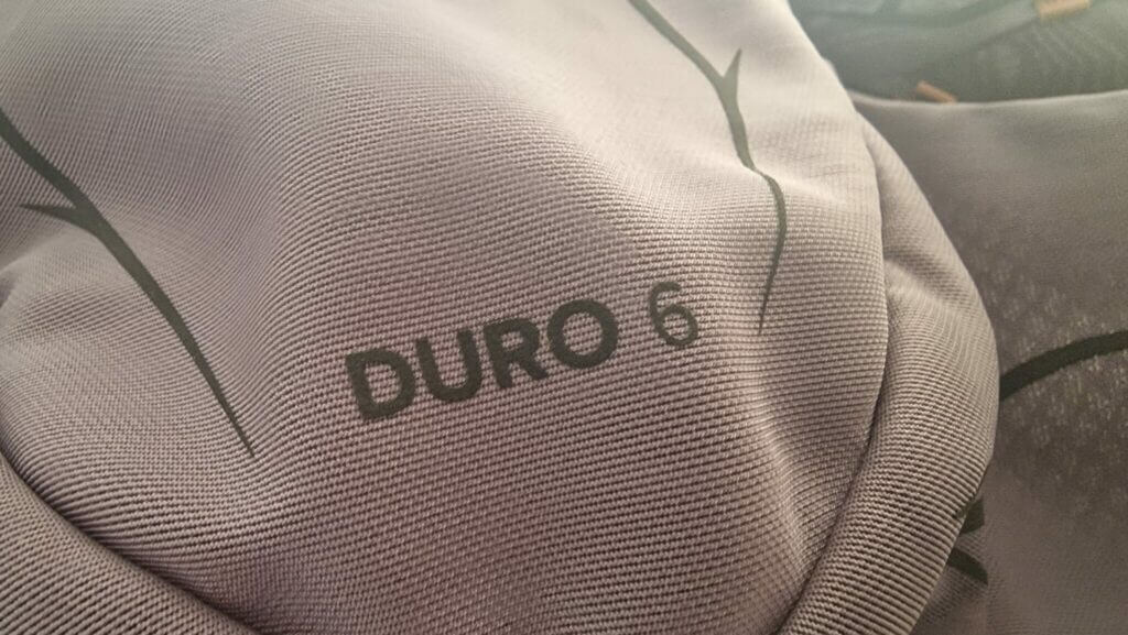 Un sac de trail fabriqué en nylon stretch recyclé