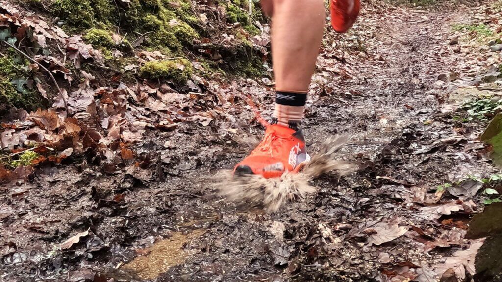 Flaques, boue... les pieds restent au sec