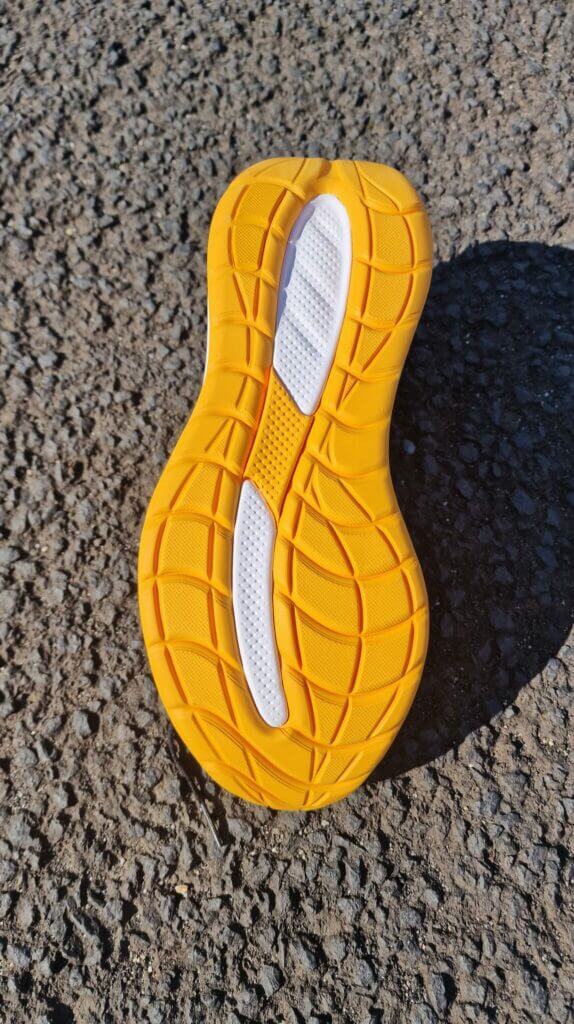 Une semelle extérieure pensée pour la durabilité