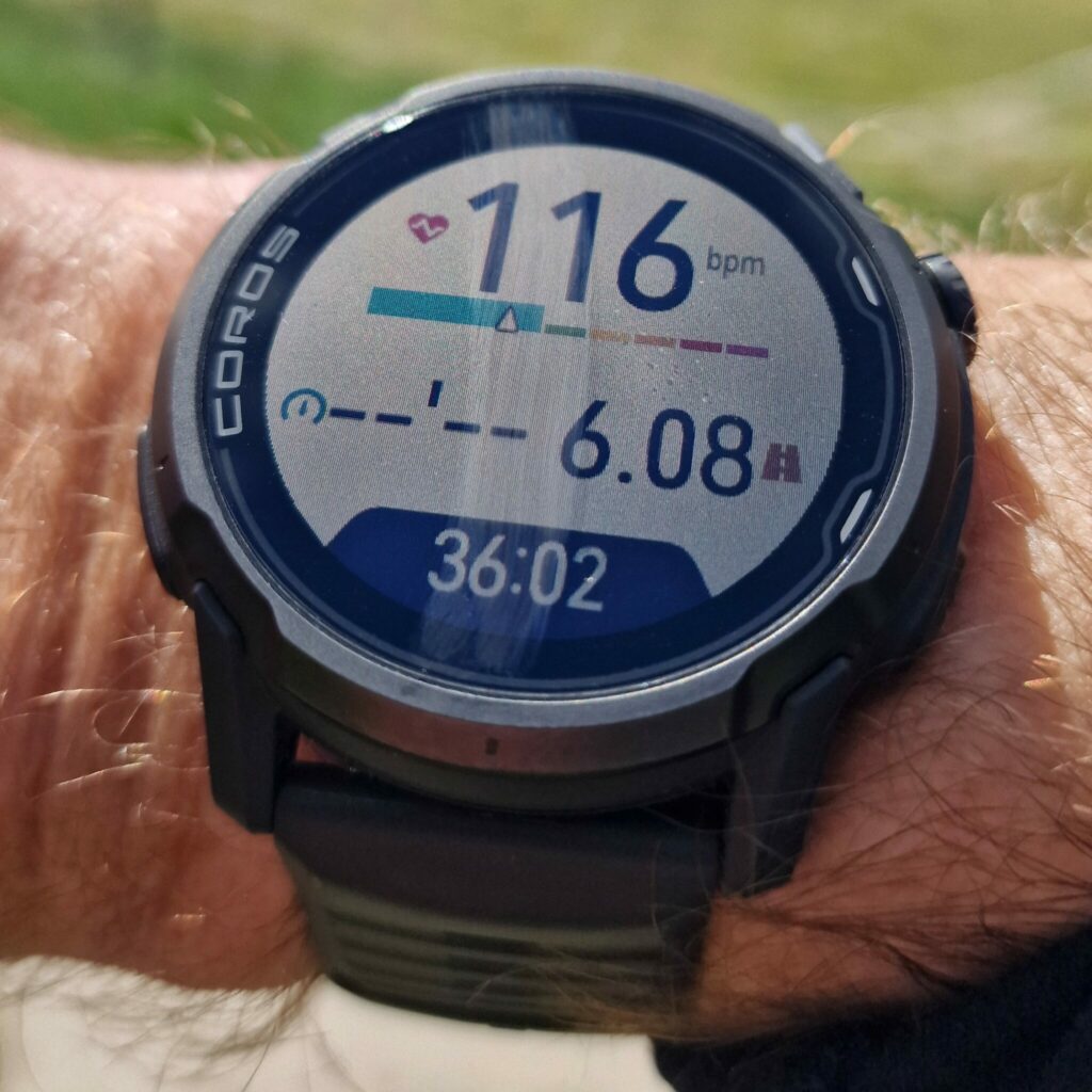 Coros Apex 4 : écran MIP