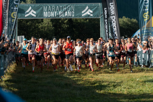 Coureurs au départ de la course durable Marathon du Mont Blanc