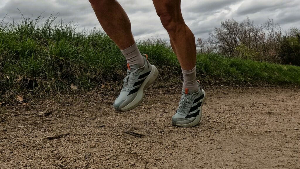 Une version ATR (All Terrain Running) de la chaussure de running adidas Adizero Evo SL