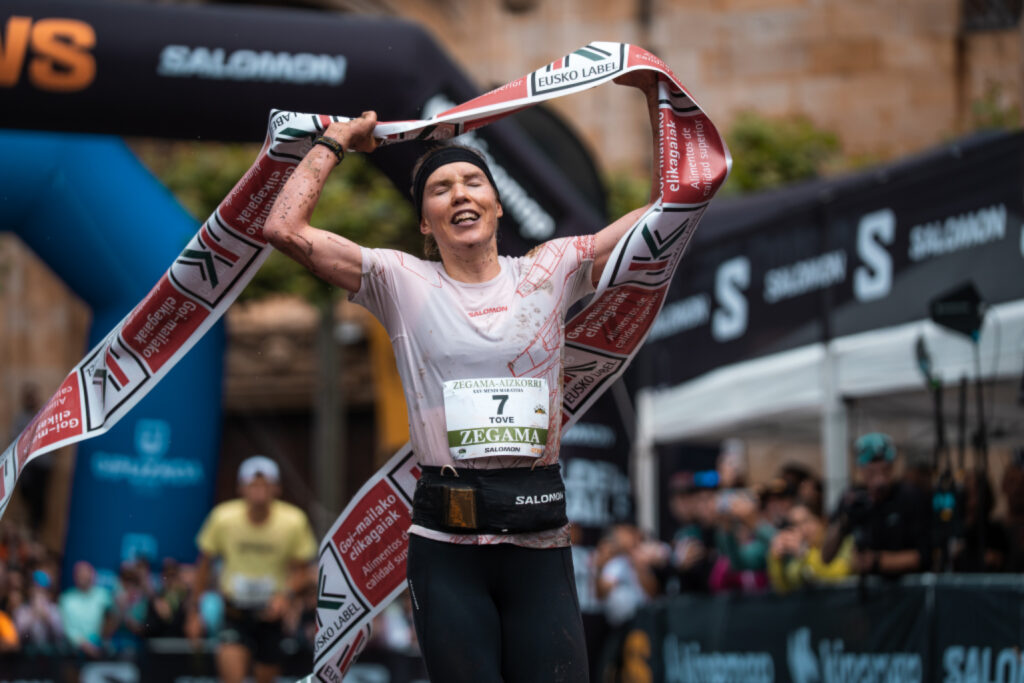 Tove Alexandersson pulvérise le record de Zegama