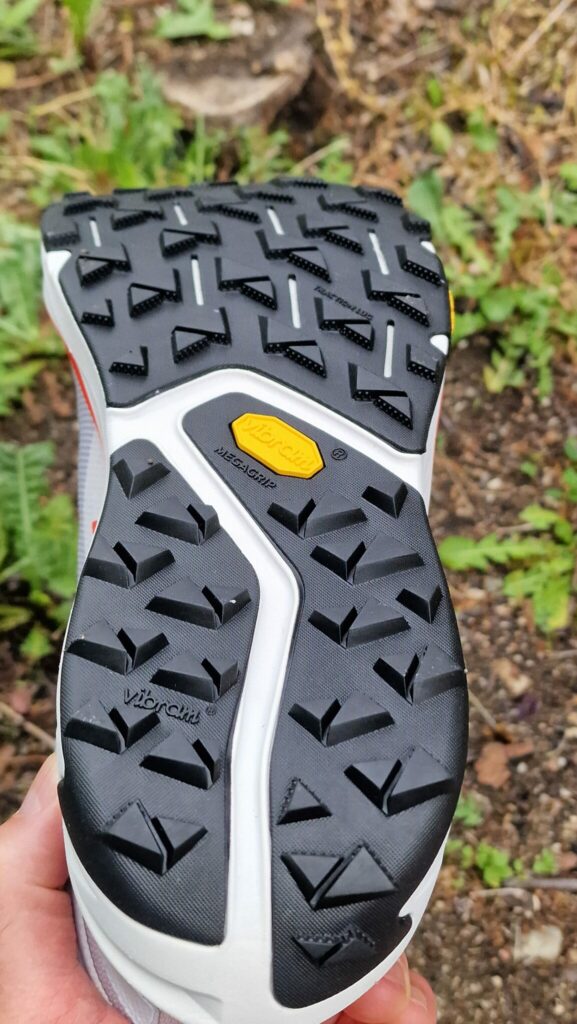 Altra Experience Wild 3+ : une accroche cohérente pour du trail polyvalent