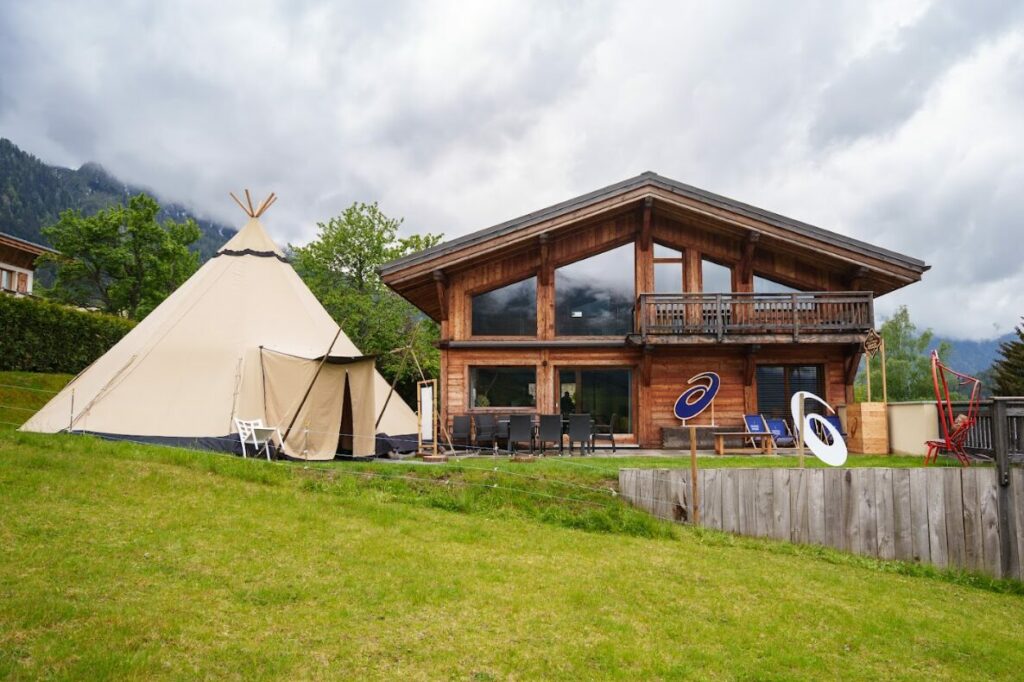 Asics Basecamp au pied du Mont Blanc, aux Houches