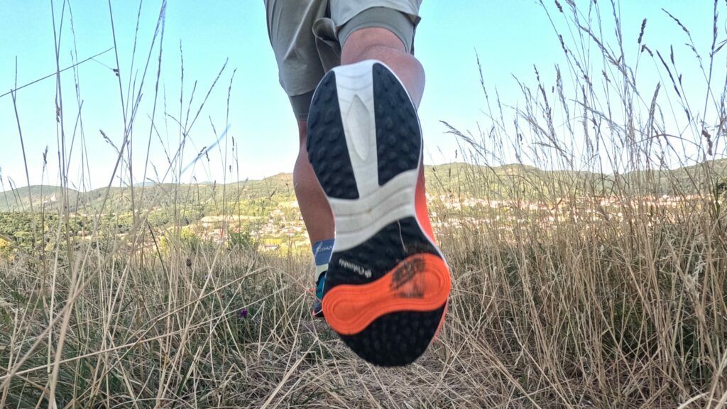 Le pied est guidé tout au long du déroulé
