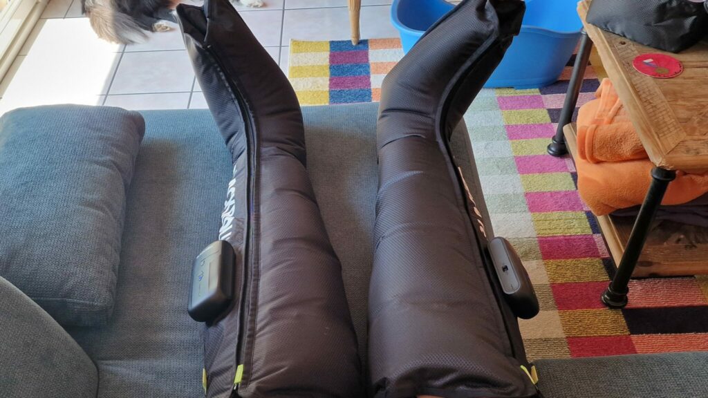 Utilisation des bottes de compression Blackroll Compression Boots 2.0