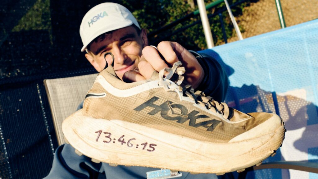 Vincent Bouillard courrait avec un prototype personnalisé développé spécifiquement avec les équipes de HOKA