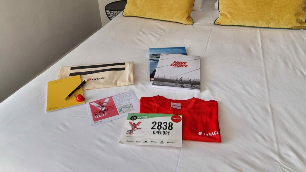 Mon dossard m'attend dans la chambre d'hôtel