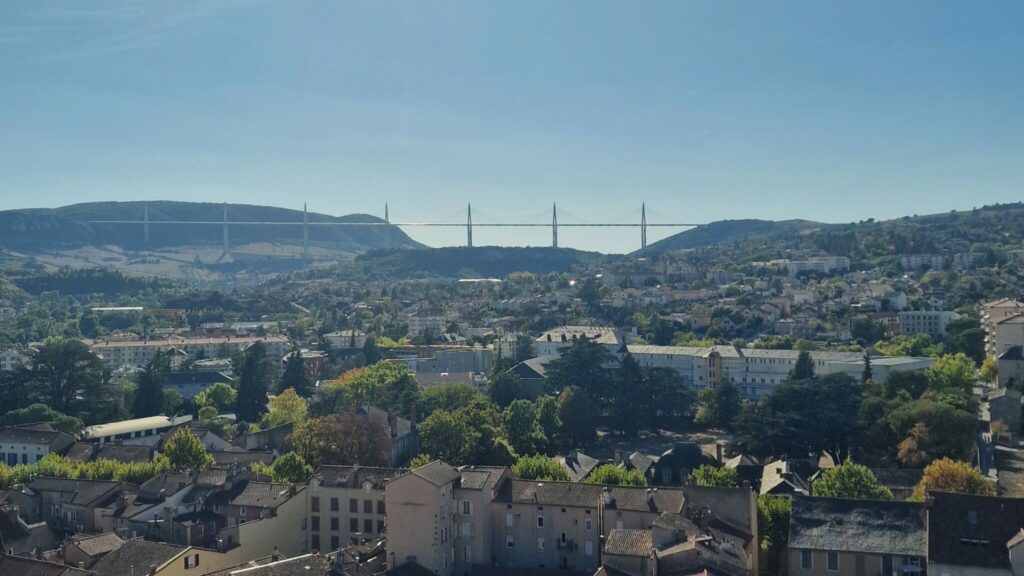 Vue du Viaduc de Millau depuis le beffroi